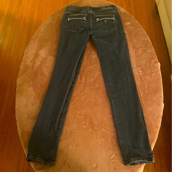 Guess blue jeans. - Picture 10 of 11
